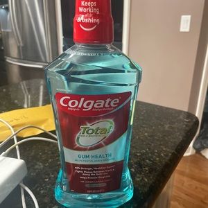 Colgate mouthwash 33.4 oz